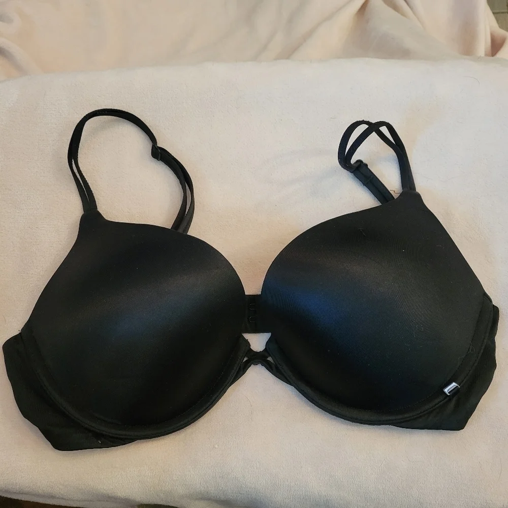 Victoria's Secret Very Sexy Push-Up 32D - Picture 1 of 4